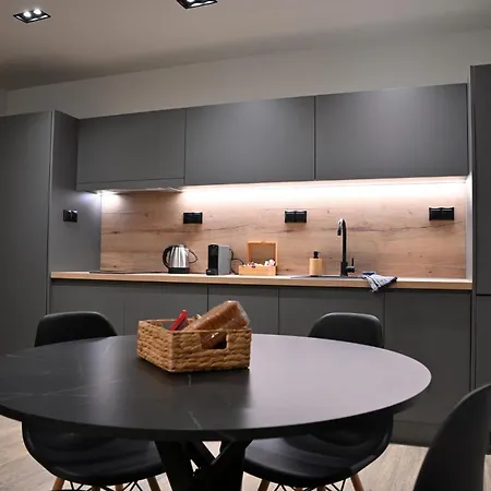 By The Διαμέρισμα *